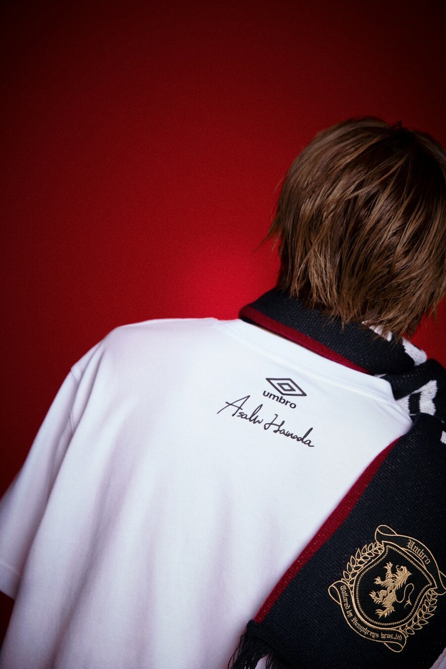 MUSINSA公式 | UMBRO [Umbro x Asahi Hamada] ハンドドローイングロゴ